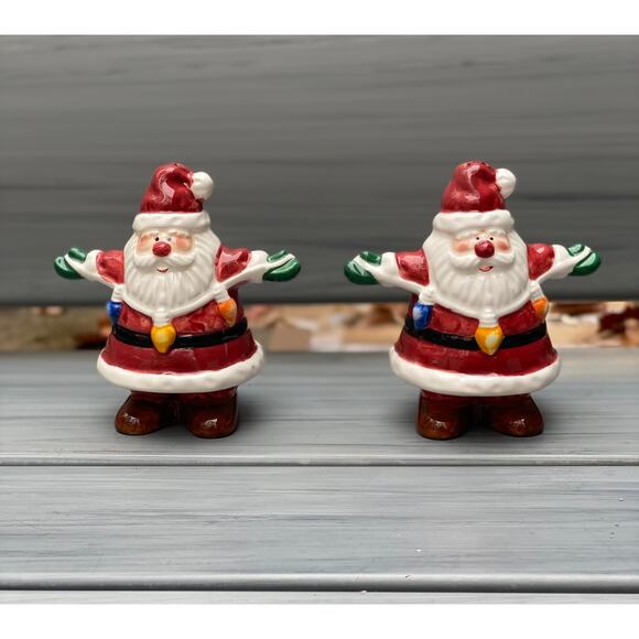 Hometrends Salt and Pepper Santas Christmas Bulks L100536 - Picture 1 of 4